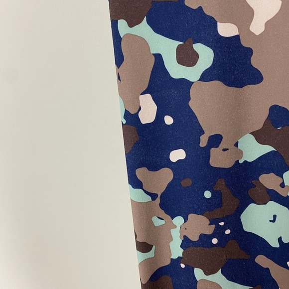 Balance Athletica Vitality Ascend Camo Leggings Womens Medium High Waist Workout - Picture 6 of 8